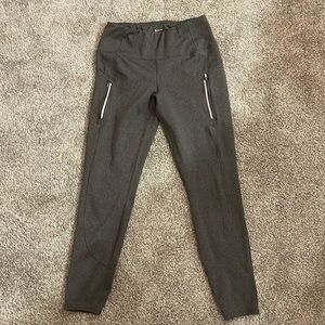 Gray leggings with pockets